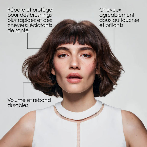 Cette brume légère répare & protège les cheveux tout en facilitant le brushing. Offre un volume modulable, un rebond naturel et une protection contre la chaleur