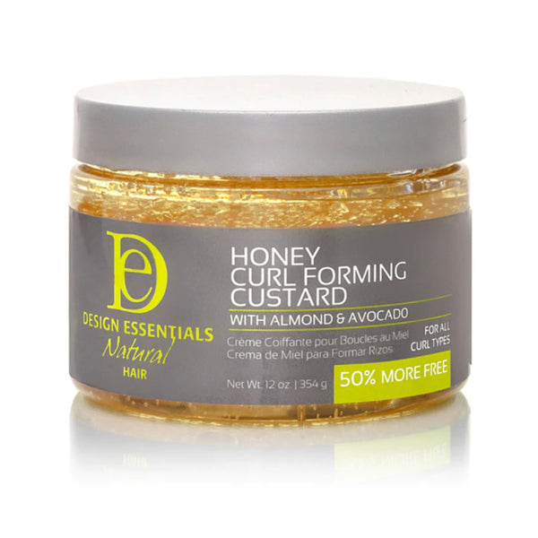 La célèbre gelée coiffante Honey Custard Curl Forming Gel de Design Essentials. Ce coiffant définit, forme et allonge les boucles de façon durable et sans résidus.