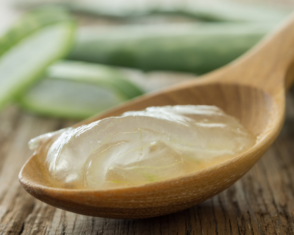 Comment utiliser le gel aloe vera sur les cheveux bouclés ?