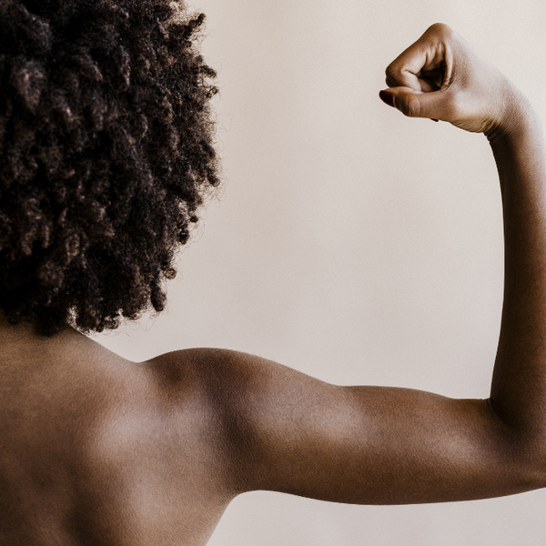 Comment prendre soin de ses cheveux crépus en transition ?