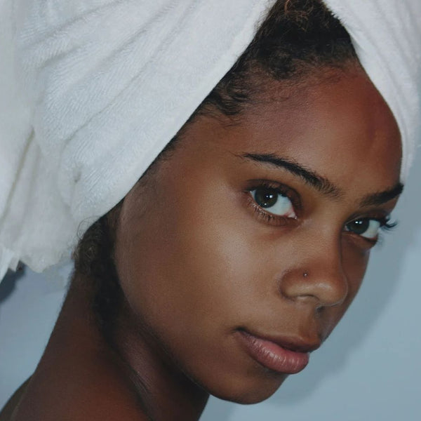 Brown Butter Beauty : l’art du soin capillaire inspiré par la nature