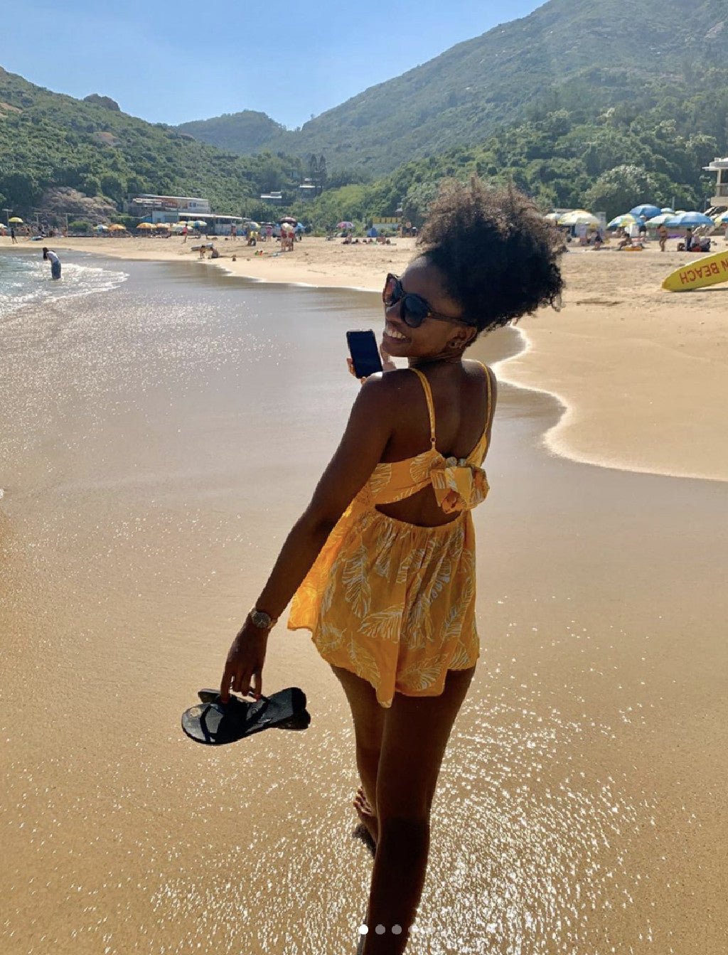 Comment prendre soin de ses cheveux crépus et bouclés en été ? - Colorful Black