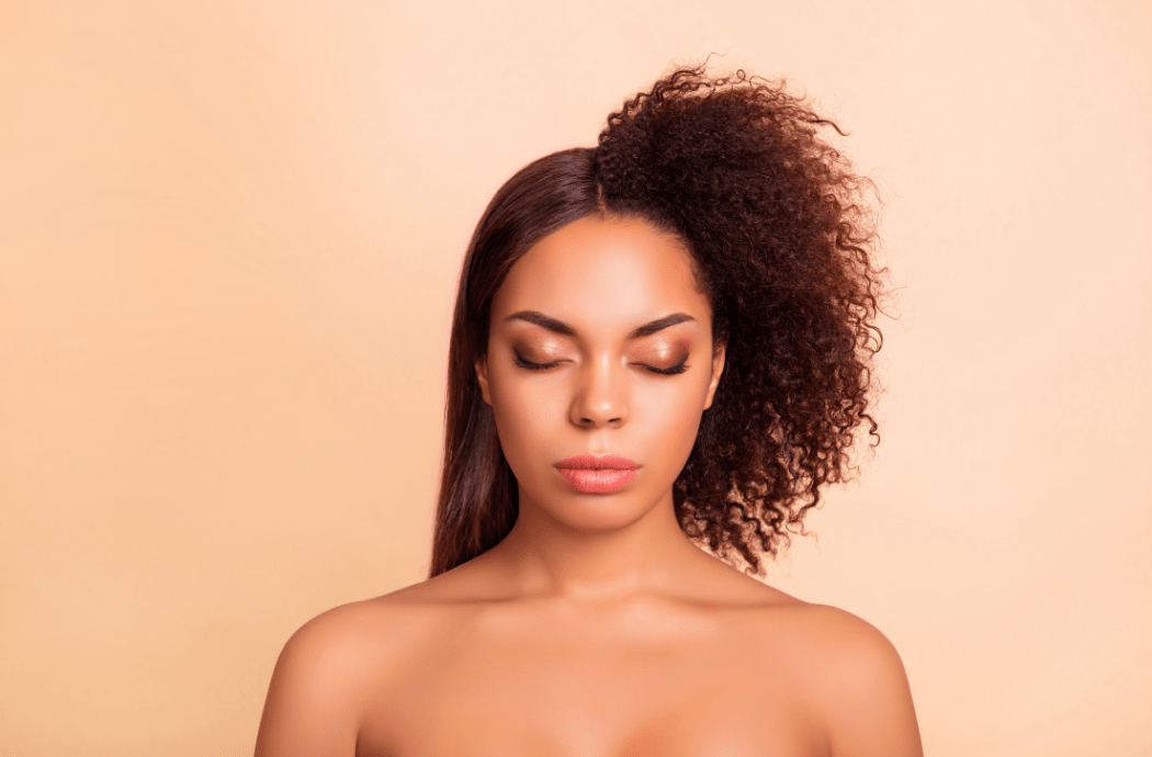 Le défrisage : la quête du cheveu lisse - Colorful Black