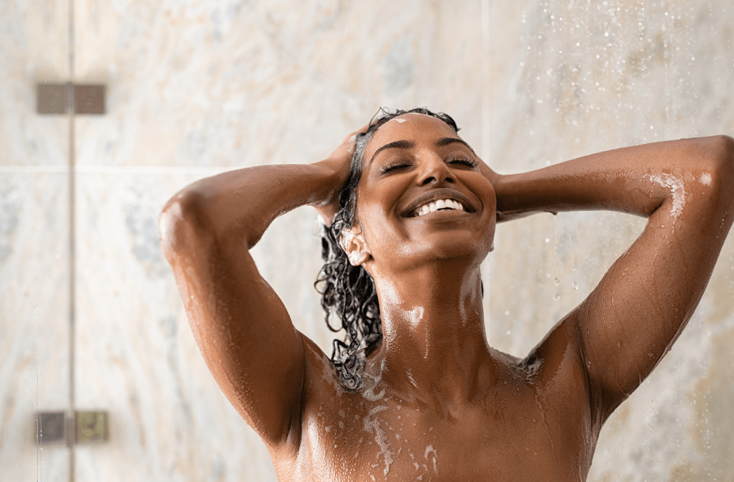 Quel shampoing clarifiant choisir ? - Colorful Black