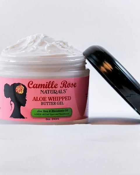 Une texture à mi-chemin entre un beurre et un gel pour un résultat exceptionnel sur cheveux bouclés à crépus. L'Aloe Whipped procure une définition parfaite.
