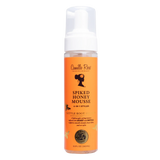 Mousse coiffante Camille Rose pour tous types de cheveux. Sculpte facilement et sublime les boucles naturelles, pour une coiffure qui dure tout au long de la journée