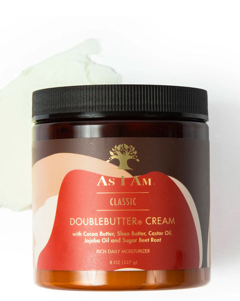 DoubleButter Cream est une crème hydratante riche, à utiliser au quotidien pour retrouver une hydratation optimale. À base de de karité, cacao, amande douce et coco.