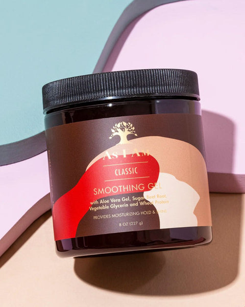 Spécialement conçu pour rendre vos bordures nettes et soyeuses, le Smoothing Gel de As I Am respecte votre cuir chevelu et apporte de la brillance à vos cheveux