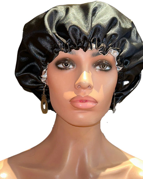 Le Bonnet de Nuit en Satin de Colorful Black est entièrement fabriqué à la main, avec soin. Il protège vos cheveux du dessèchement voire de la casse. Indispensable.