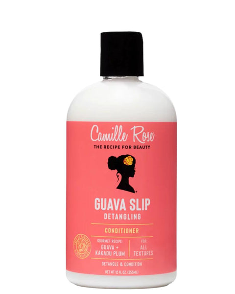 Guava Slip Conditioner de Camille Rose est un après-shampoing démêlant et fortifiant. Il offre une texture riche et à une glisse exceptionnelle.
