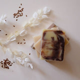 Très pratique et écologique, le savon pour cheveux Amour de Tortilles de Noire Ô Naturel est un shampoing saponifié à froid à base d'ingrédients naturels et bio. 