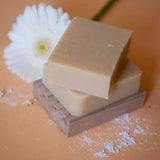 Le Savon Gommant pour la Peau Granité de Goyave de Noire Ô Naturel permet d'exfolier votre peau en douceur. Votre peau sera débarrasser des impuretés.