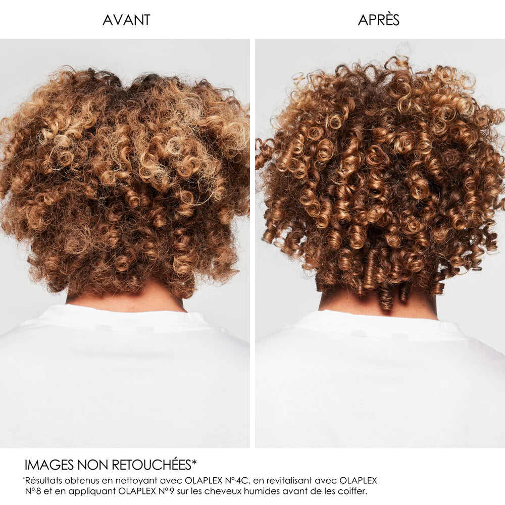 Le shampoing clarifiant Olaplex purifie les cheveux, optimise leur éclat naturel & les prépare efficacement à recevoir les bienfaits de votre routine capillaire