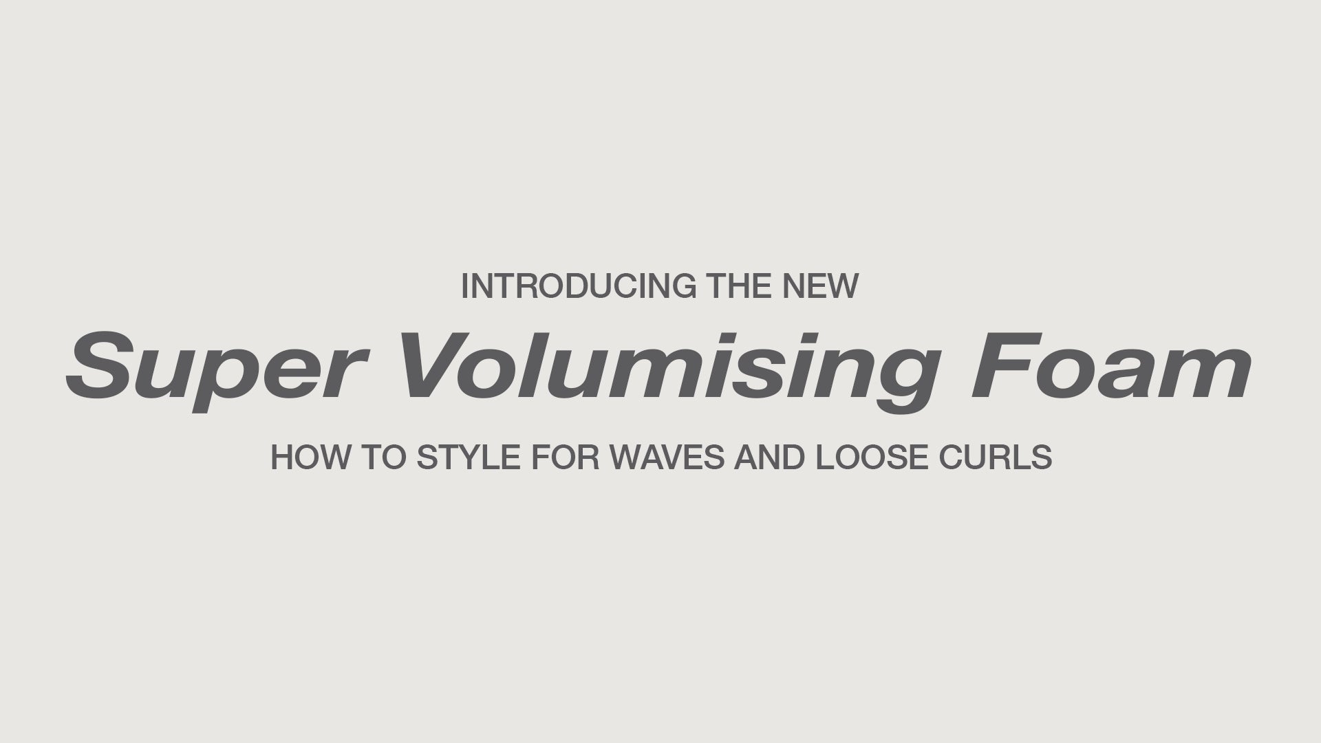 Super Volumizing Foam, la mousse coiffante par Bouclème. Capable de donner une excellente définition à vos boucles tout en procurant un bel effet volumisateur. 