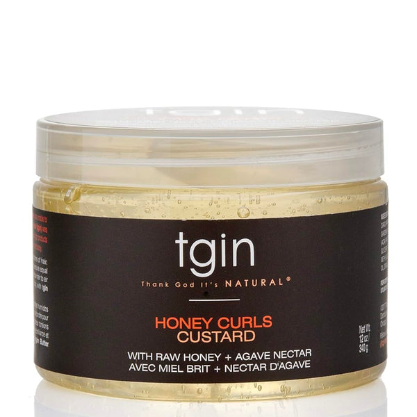 Idéale pour les cheveux afros (dits de type 4), la Honey Curls Custard est une gelée coiffante multi-fonction. Laissez libre-court à votre créativité capillaire !