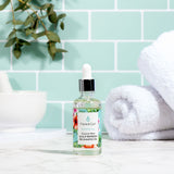 Optez pour le Coconut Mint Scalp Refresh Pre-Shampoo Oil de Flora & Curl pour préparer votre cuir chevelu à l’étape du shampoing. Il élimine les squames et la saleté