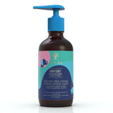 Préparez au mieux les cheveux de votre tout petit aux soins et produits coiffants avec un lavage tout en douceur. Le co-wash Born Curly nettoie sans dessécher.