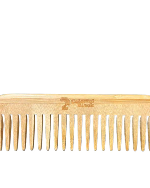 Notre Peigne à Dents Larges démêle en douceur tous les types de cheveux. Fabriqué en bois de bambou, très joli et résistant, y compris dans les pièces humides !