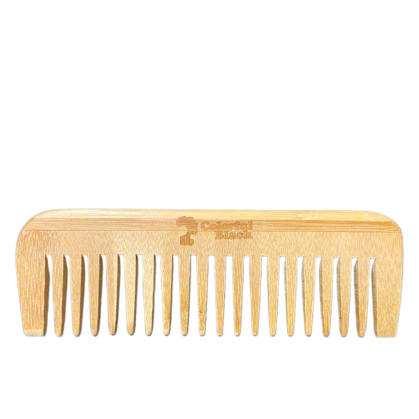 Notre Peigne à Dents Larges démêle en douceur tous les types de cheveux. Fabriqué en bois de bambou, très joli et résistant, y compris dans les pièces humides !