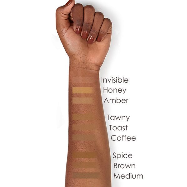 La poudre idéale pour les petites retouches et pour matifier le teint. Par Flori Roberts, la marque de maquillage de référence pour les peaux noires et métisses.