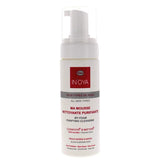 Nettoyer son visage devient un moment de douceur avec la Mousse Nettoyante d’INOYA. Enveloppée d’une mousse délicatement parfumée, votre peau retrouve son éclat.