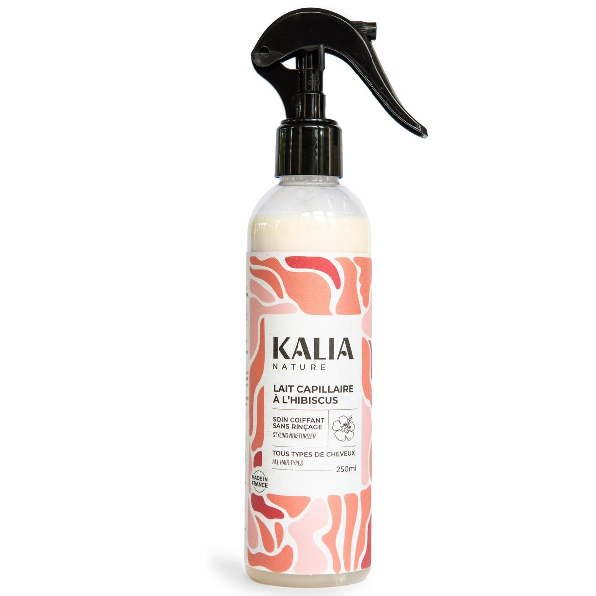 Avec le Lait capillaire à l’Hibiscus Kalia Nature, vous apportez à vos cheveux une dose quotidienne d’hydratation et de nutrition favorisant brillance et définition.
