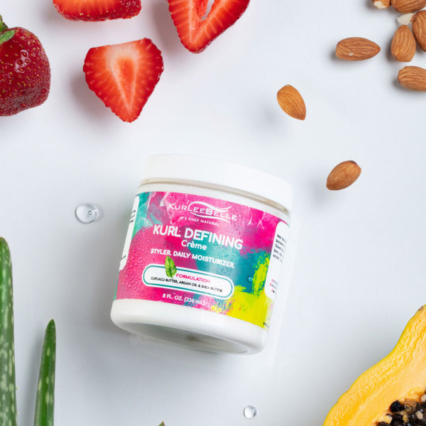 La Kurl Defining Crème de Kurlee Belle hydrate, démêle et définit les boucles ! Cette crème procure douceur, brillance et élongation. Sa composition riche en vitamines et acides gras renforce et encourage la croissance de vos cheveux.