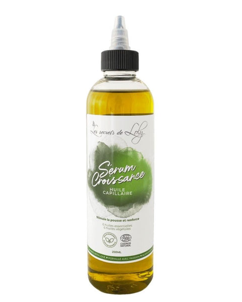 Concentré en actifs d’origine végétales et huiles, le Sérum Croissance des Secrets de Loly agit sur la fibre capillaire pour la rendre plus forte, plus brillante.