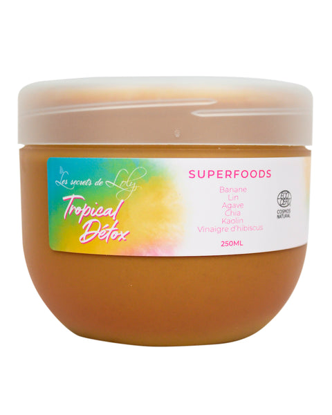 Boucles ternes, sans vie, racines grasses, pointes sèches… Et si vous repartiez à zéro ? Ce soin capillaire naturel Tropical Détox des Secrets de Loly est un produit unique avec une action 4-en-1