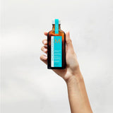 Avec ce soin original Moroccanoil, les cheveux les plus fins profitent d'une efficacité exceptionnelle sans alourdir. En quelques gouttes, vos cheveux sont réparés !