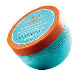 iche en protéines et en huile d’argan, le Restorative Hair Mask de Moroccanoil traite les cheveux les plus abimés. C'est un soin rapide et terriblement efficace !