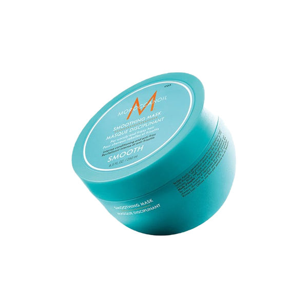 Le Smoothing Mask de Moroccanoil est spécifiquement formulé pour les cheveux dits rebelles et les frisottis. Il lisse, hydrate en profondeur et nourrit intensément.