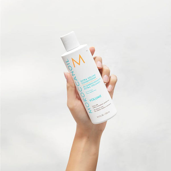 L'Extra Volume Conditioner de Moroccanoil est idéal sur cheveux fins, il ne les alourdit pas. Cet après-shampoing procure un excellent effet volumateur aux cheveux.