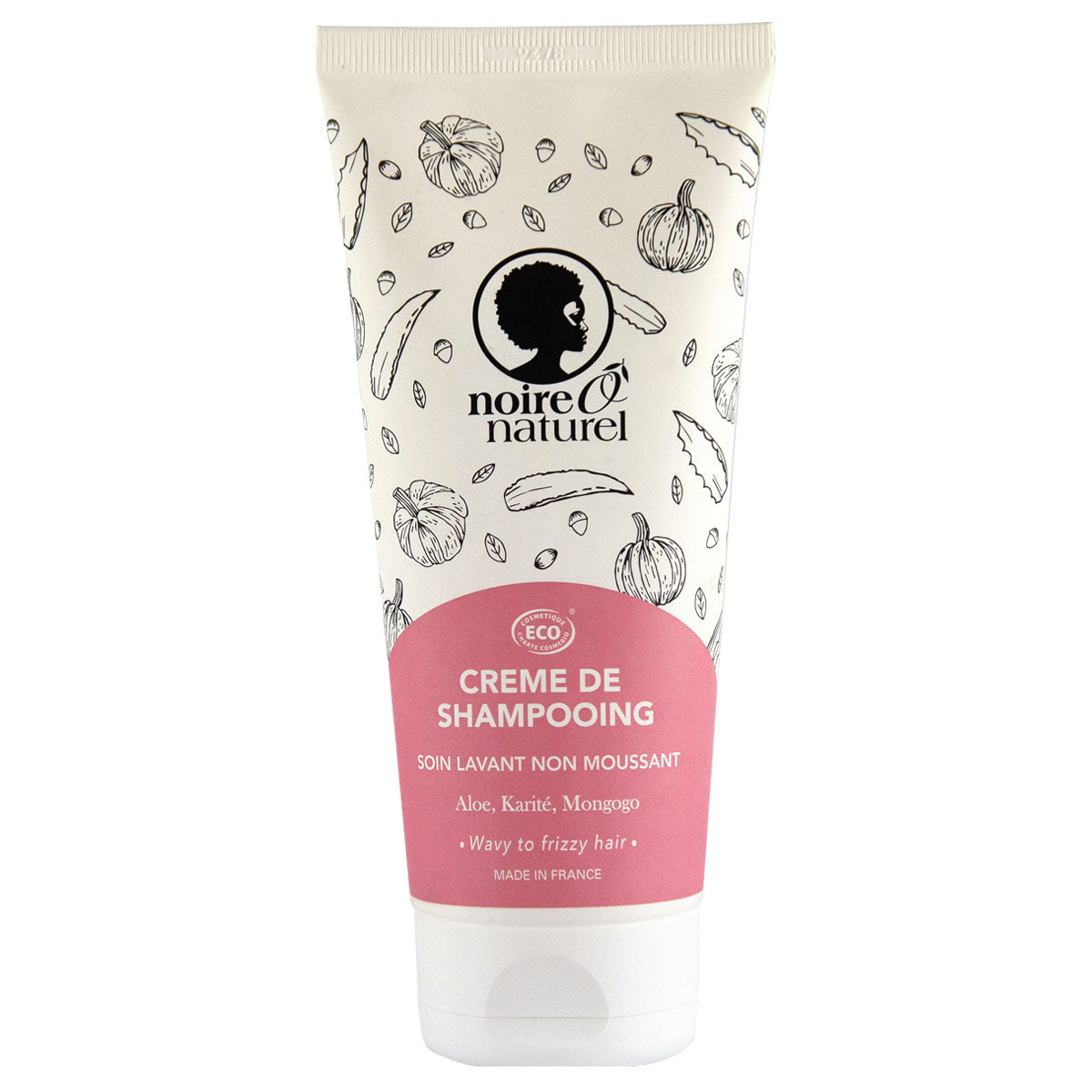 Composée de beurres végétaux inspirés des rituels de beauté africaines, la Crème de shampoing Noire Ô Naturel est un co-wash démêlant. Ce soin lavant doux à la texture crémeuse redéfinit les boucles.