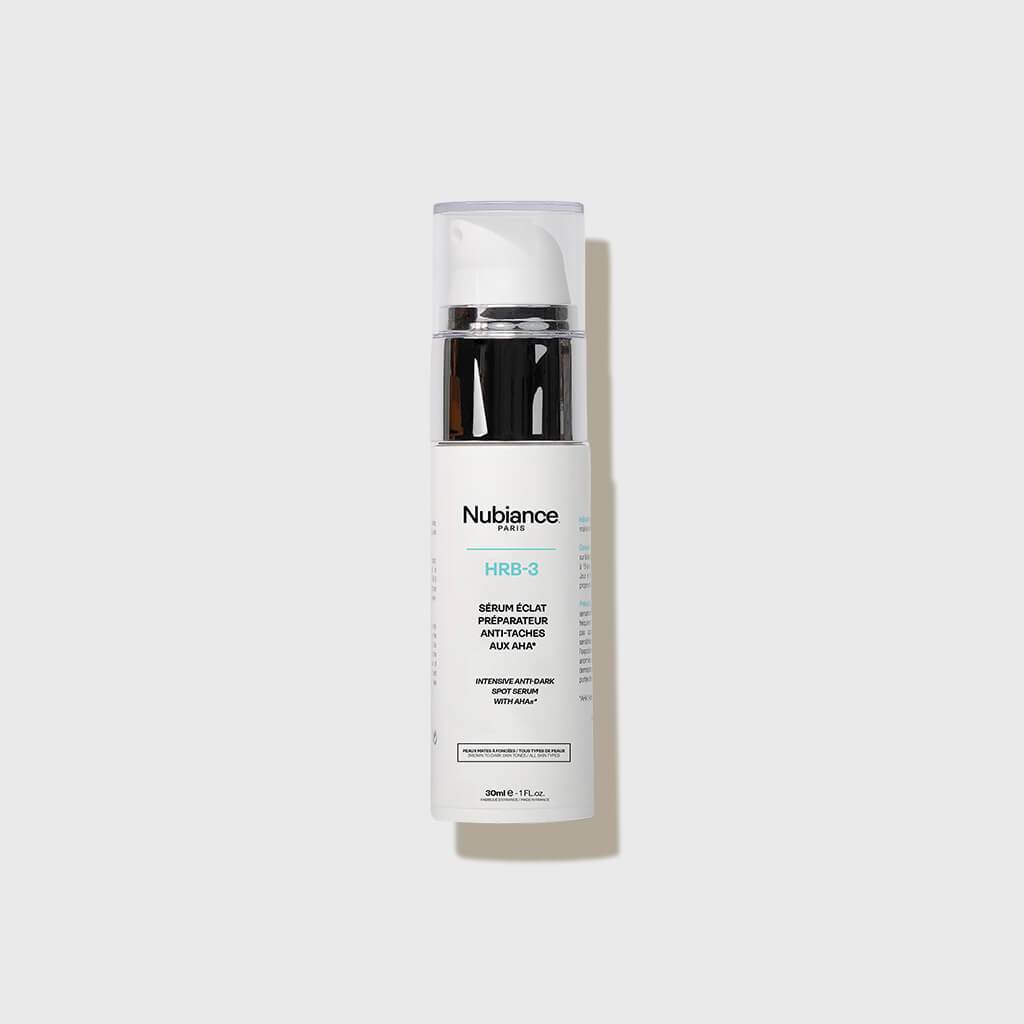 Complément idéal des soins de jour et de nuit, le Sérum Nubiance est préconisé pendant les 15 premiers jours de cure et s'applique directement sur les taches.