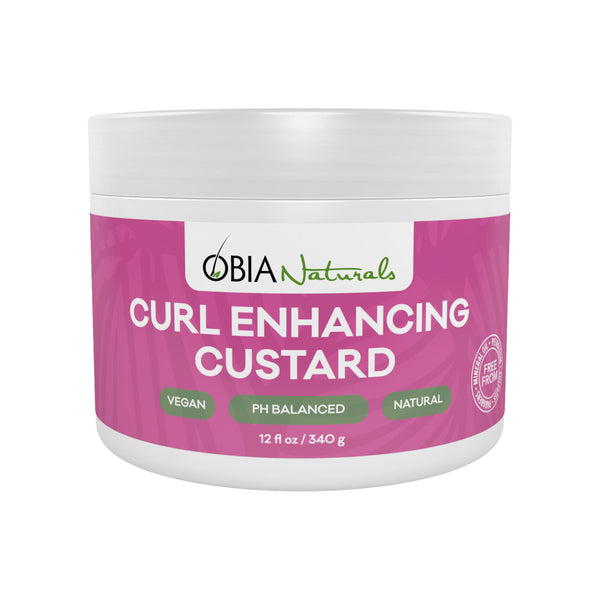 Avec son parfum gourmand, la gelée coiffante Curl Enhancing Custard convient parfaitement aux wash & go, aux chignons, aux boucles, et autres coiffures structurées.