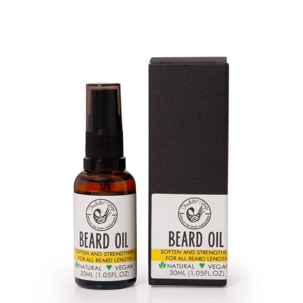 Sous forme de spray, ce mélange d’huiles nourrit et entretient votre votre barbe. Elle peut également être utilisée pendant et après le rasage pour soulager.