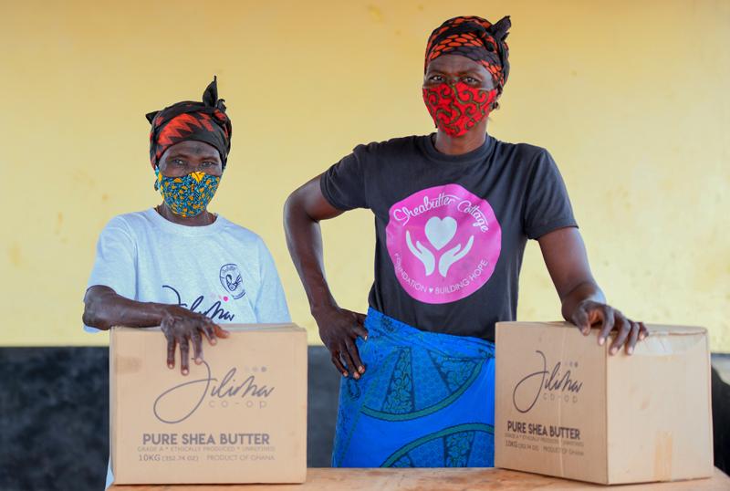 Beurre de karité pur issu du commerce équitable et produit au Ghana. C'est un excellent soin pour la peau et les cheveux, riche en nutriments, d'une texture crémeuse